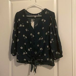 Floral tie front blouse NEW